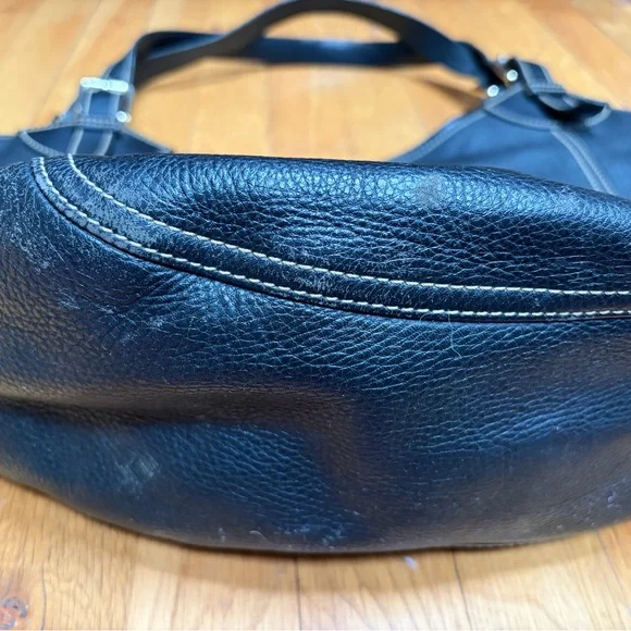 Dooney and Bourke Black Pebbled Leather Tote Bag - Picture 5 of 5